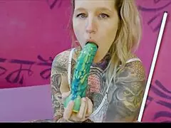 tattooed goth punk gapes ass on big dick dp toys