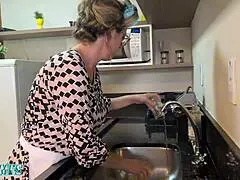 جدتي الشقية اتناكت دبل بنتريشن من أصحابي في البيت!