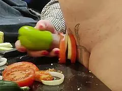 עינויים אורתרה במטבח מבשלים זין קיצוני