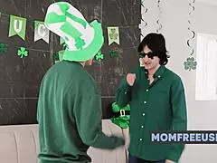 threesome with freeuse stepmom craving gossip and young cocks!!