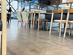 Κορεάτισσα milf με κάλτσες τακούνια σκύβει σε αμάξι για outdoor γλείψιμο κώλου pervert fetish