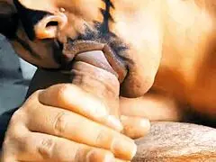 na noite de halloween essa boneca monstro japonesa aparece pra mamar pau fundo e engolir ate a ultima gota do facial??