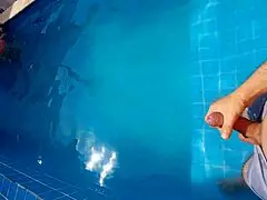 meia-irmã shocked by my monster cock at pool 😏 now wet pussy ready for bareback fuck 💦