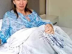 holiday mornin' with this busty mature mommy... her saggy natural tits and juicy ass are your perfect early gift, wanna unwrap?