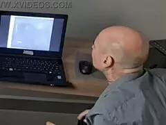 Wife's gyno exam turns wild as doctor fucks her hard behind clueless cuckold husband's back 😏👀