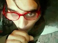 mi novia me lleva al patio y me hace un super oral garganta profunda