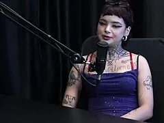 Annie Clementine starts sensual photos chats sg then fucks street outdoor trans style