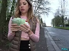 Hej, zlato, chceš vidieť moje kozy za prachy, než ma poriadne ošukajú?