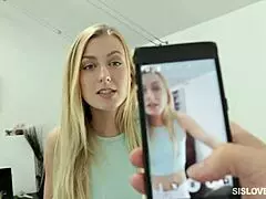 Super geile schlanke Blonde wird auf Knien hart gefickt für heiße Action