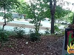 森で熱々黒髪美女がガチ騎乗位ハメ！😍