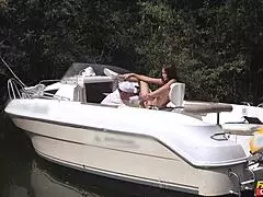 เซเลอร์กระแทกหีขนดกสาวร่าน