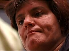 Hei, Haluatko Nähdä Tämän Kypsän Kotirouvan Taikoja Märällä Suihinotolla Ja Enemmän?