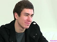 अरे स्टड, ऑफिस में उसकी टाइट चूत को बार-बार ड्रिल करने का मज़ा कैसा लगा?