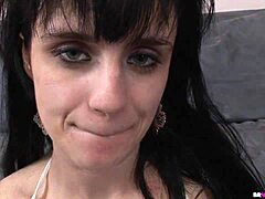 Jeg craver den store kuken dypt i rumpa mi!