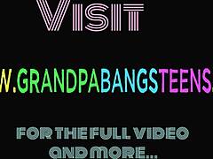 कर्वी यूरोपियन लड़की को दादाजी ने चाटा जंगली सेशन में